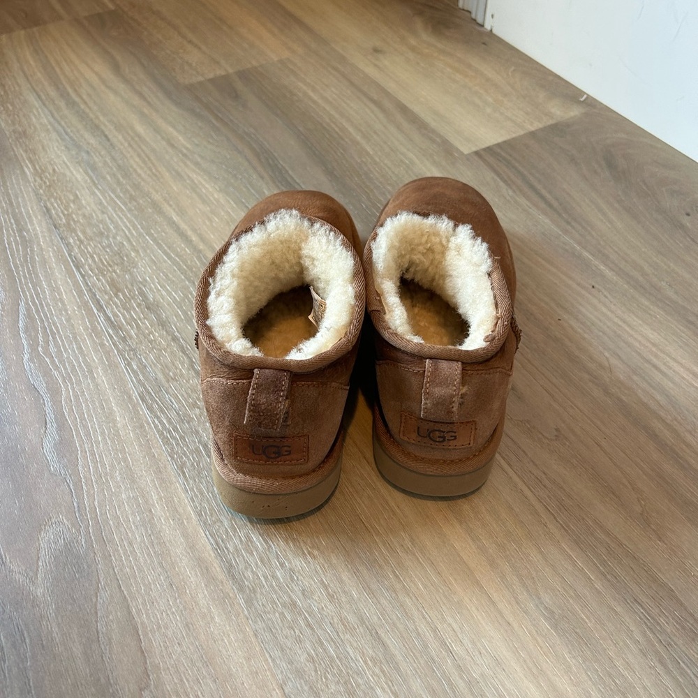 UGGS Ultra Mini